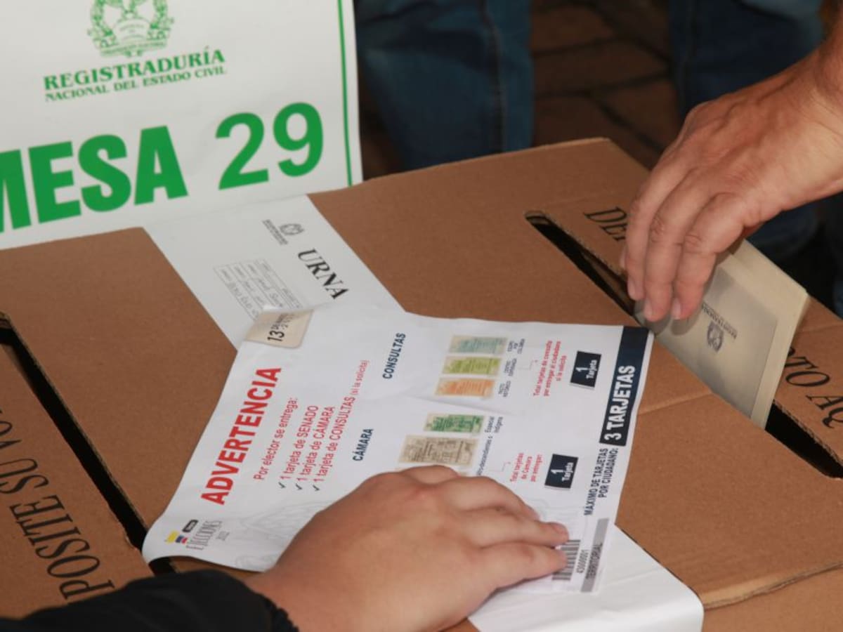 ¿Puedo votar en un lugar distinto al que me inscribí?