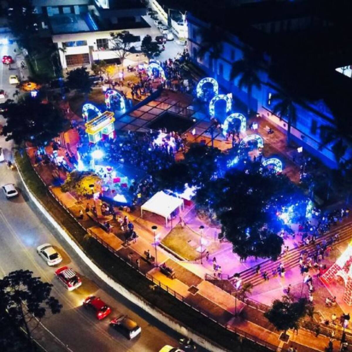 Prográmese para el recorrido en chiva del alumbrado navideño en Ibagué
