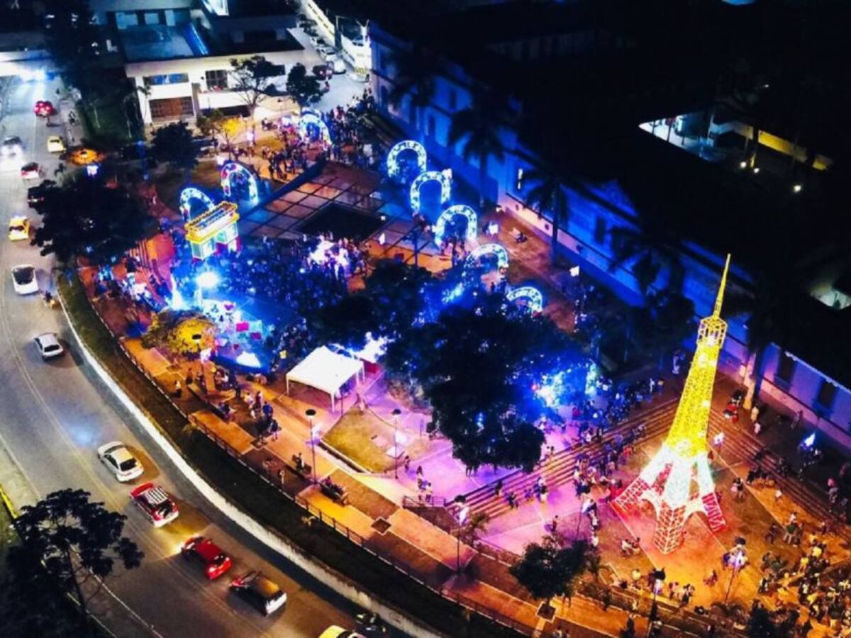 Prográmese para el recorrido en chiva del alumbrado navideño en Ibagué