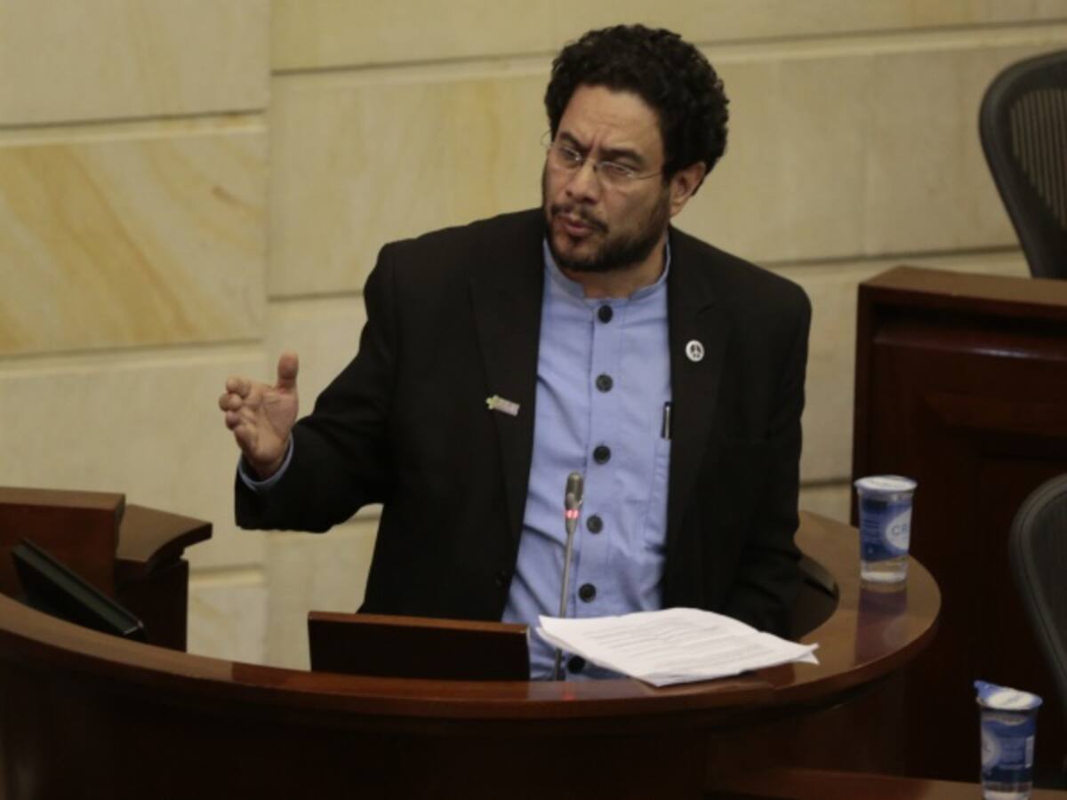 Procuraduría abre investigación contra Iván Cepeda