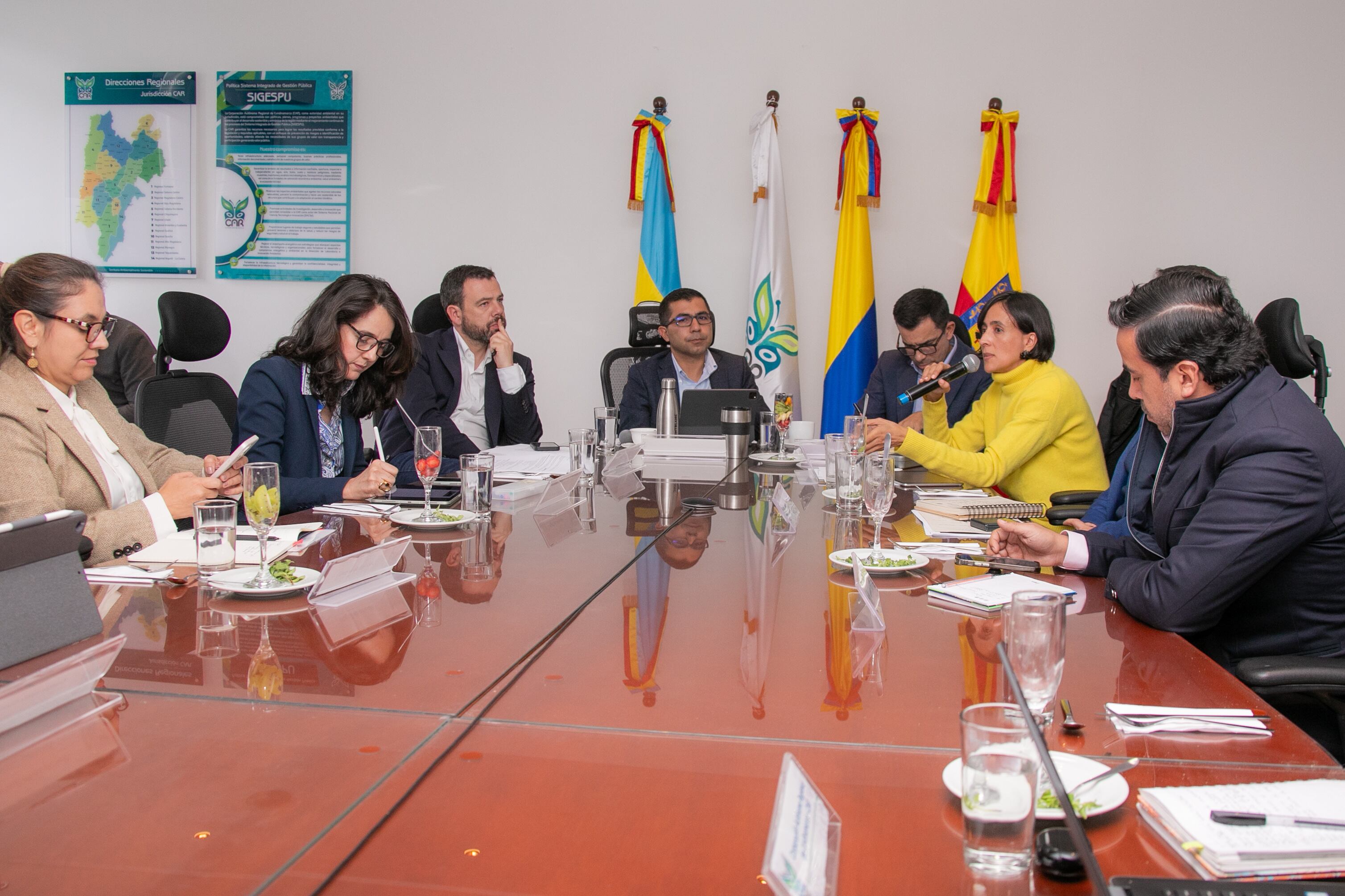 Reunión mesa técnica por situación del agua en Bogotá.