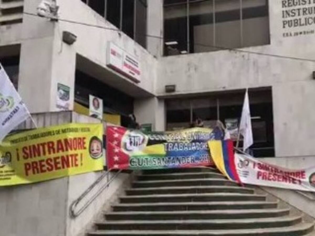 Mitin nacional en Supernotariado: en Santander trabajadores también alzan la voz