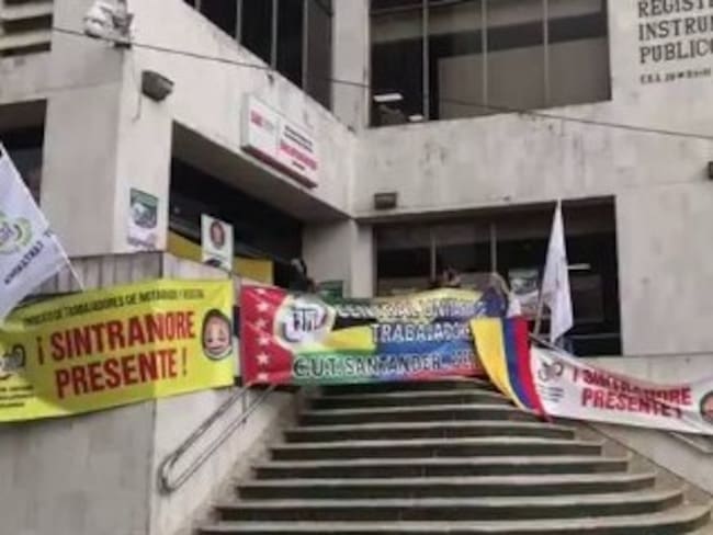 Mitin nacional en Supernotariado: en Santander trabajadores también alzan la voz