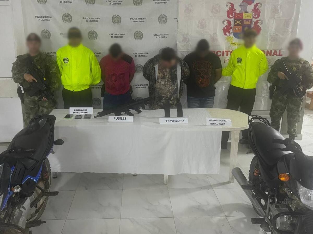 En Córdoba hallan fusiles de fabricación estadounidense que iban para el Clan del Golfo