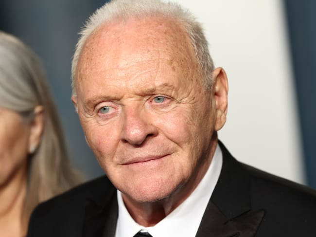 BEVERLY HILLS, CALIFORNIA - MARCH 27: Anthony Hopkins attends the 2022 Vanity Fair Oscar Party hosted by Radhika Jones at Wallis Annenberg Center for the Performing Arts on March 27, 2022 in Beverly Hills, California. (Photo by Arturo Holmes/FilmMagic)