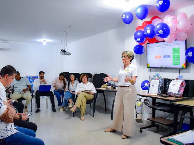 Secretaría General socializa Sistema Integral de Abastecimiento a comerciantes de Bazurto