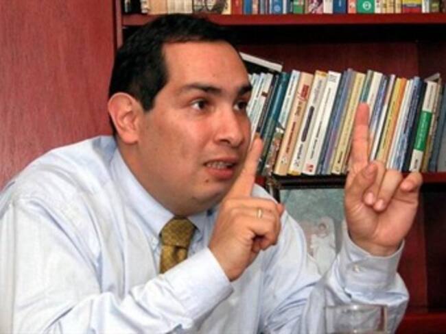 Santos debe trabajar en Bogotá y la Costa: César Caballero