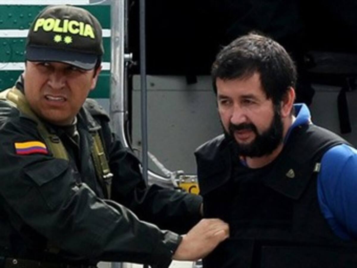 Santos firma extradición de Daniel 'El Loco' Barrera