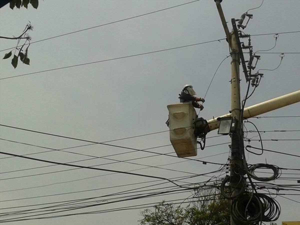 Retienen brigadas de la Compañía Energética de Occidente en Cauca