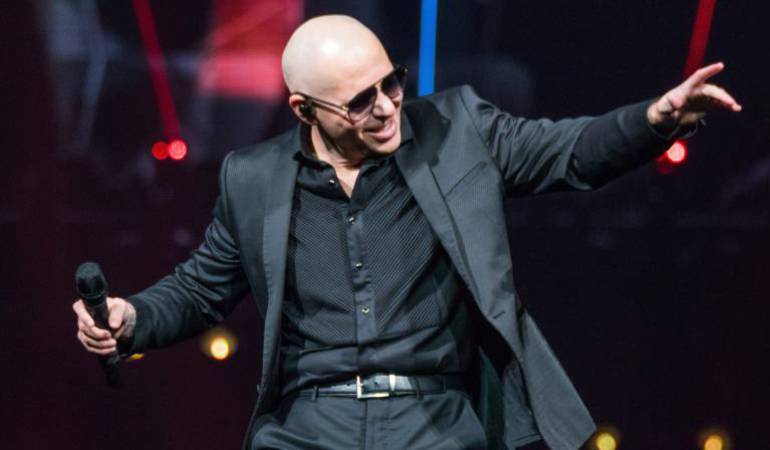 Pitbull comprometido con e "agua" del planeta