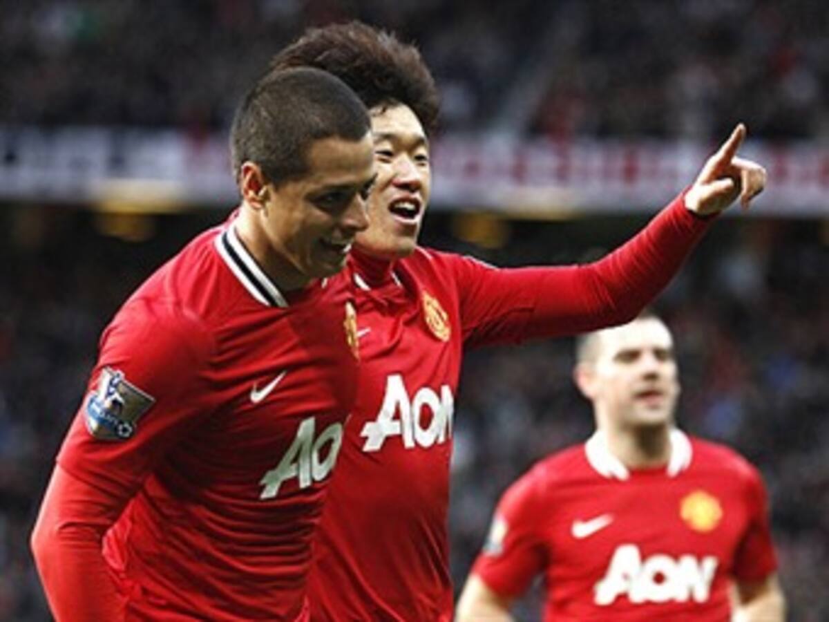 Manchester United goleó y comparte el liderato con el City