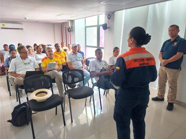 Autoridades y sector marítimo articulan acciones para una temporada turística segura en Cartagena