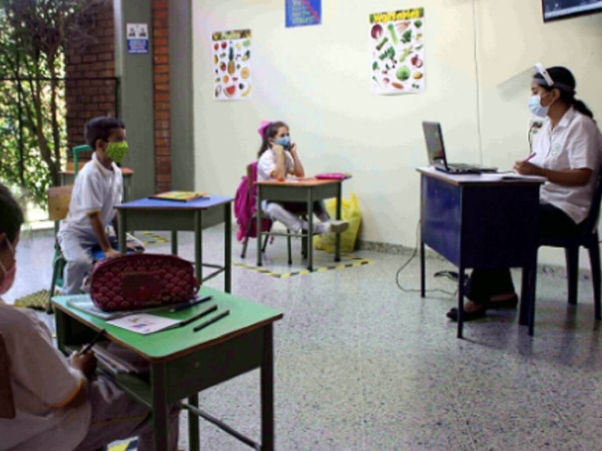 Realizarán monitoreo por contagio de covid-19 en colegio de Ábrego