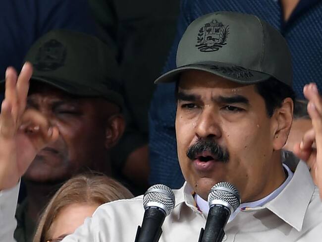 Maduro asegura que mayoría de militares le son leales