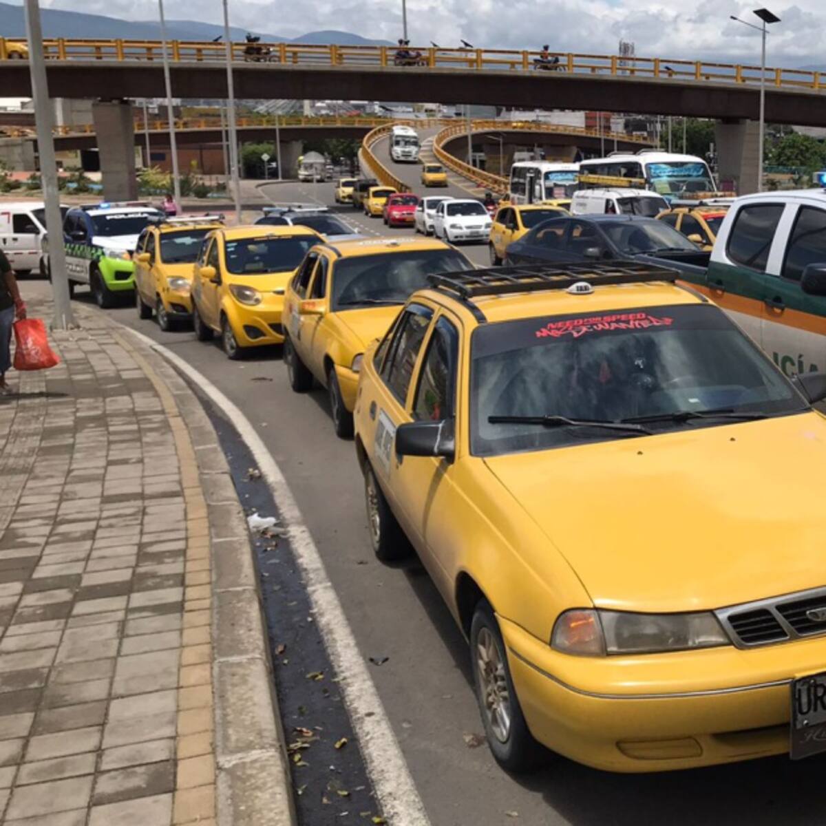 Comando especial brinda vigilancia a taxistas en Cúcuta
