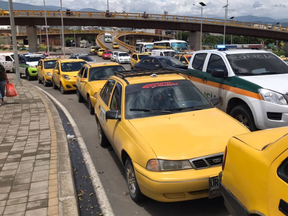 Comando especial brinda vigilancia a taxistas en Cúcuta