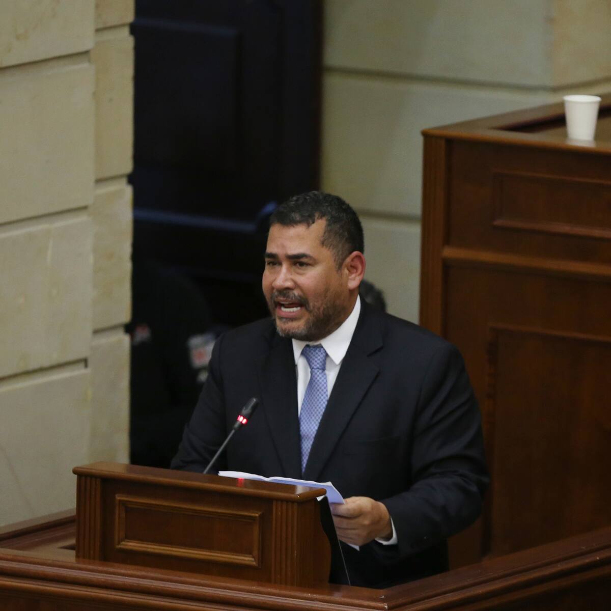 Autor de ‘mini reforma laboral’ dice que vincularla con Consulta de Petro sería “meterle una bomba”