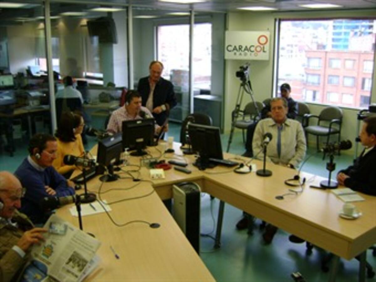 Precandidatos conservadores debaten en Caracol Radio