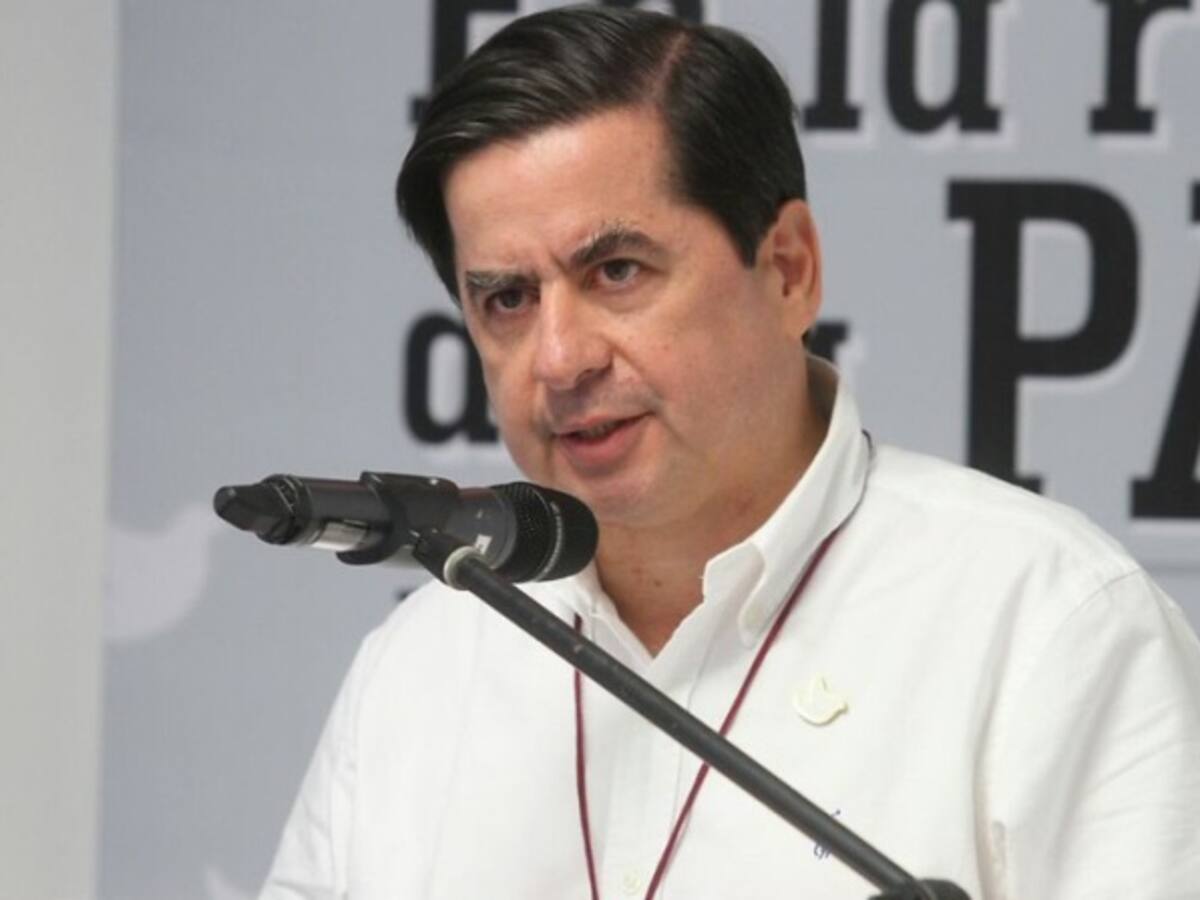 El presidente escogerá un equipo para consolidar la paz y su mandato: MinInterior