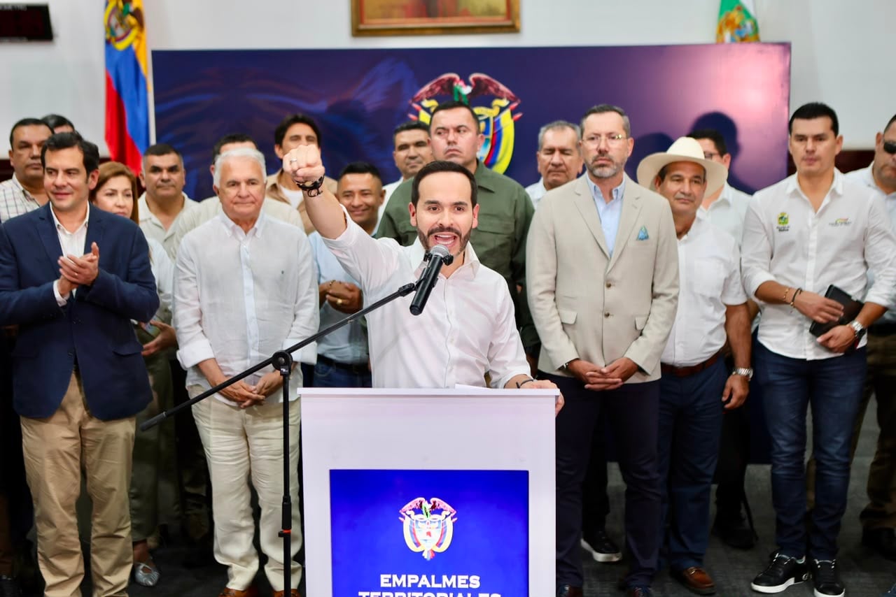 El presidente electo Abelardo De La Espriella lideró en Neiva el primer Empalme Territorial con el Huila. Foto Gobernación del Huila 