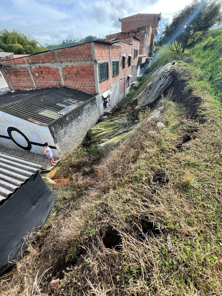 Comunidad del barrio Los Robles denuncian obra deportiva- Suministrada por la comunidad.