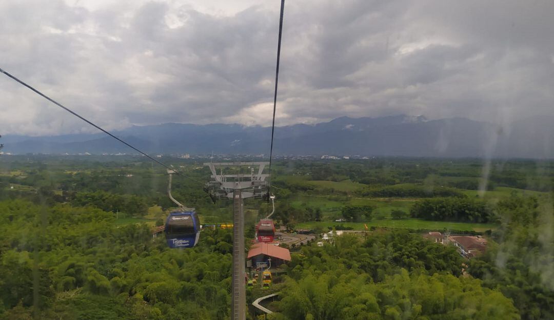 Teleférico en el parque del café