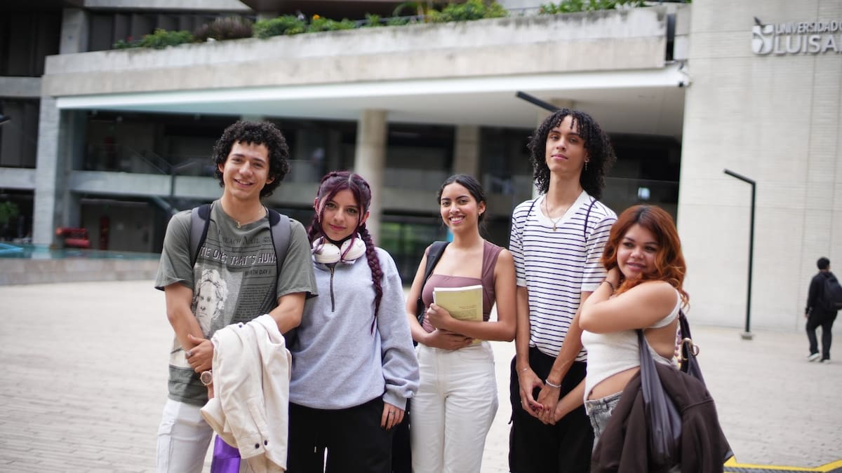 Alcaldía de Medellín anunció la notificación de 1.300 beneficiarios para becas de postsecundaria