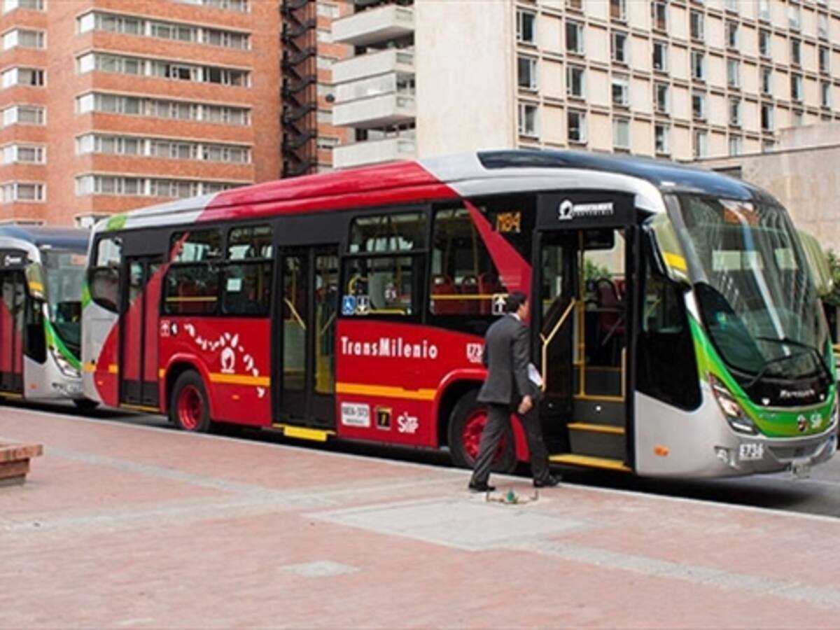 Por falta de dinero para Transmilenio por la Boyacá, habría buses híbridos
