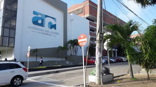 El rector Víctor Armenta, de la Universidad Autónoma del Caribe, anunció una investigación para determinar cuál fue el destino de los bonos Sodexo. Foto: W Radio