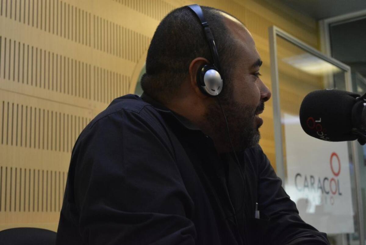 El ídolo de la radio se despide de La Luciérnaga pero continúa con sus comentarios deportivos en El Pulso del Fútbol. #GraciasPelaez