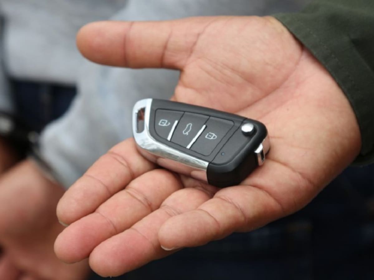 Con un mando universal al parecer abrían carros para hurtar en Manizales
