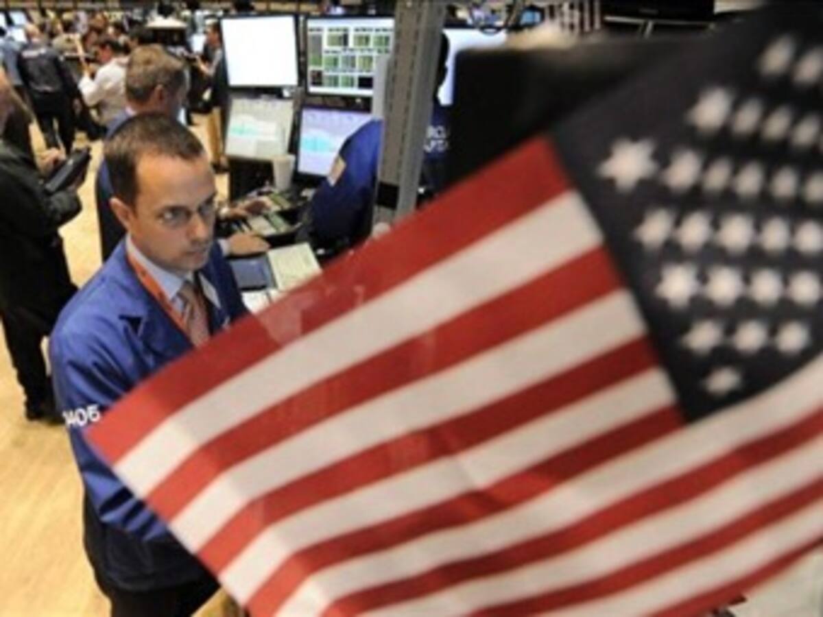 Empleados federales regresan a oficinas tras acuerdo en Congreso de EEUU