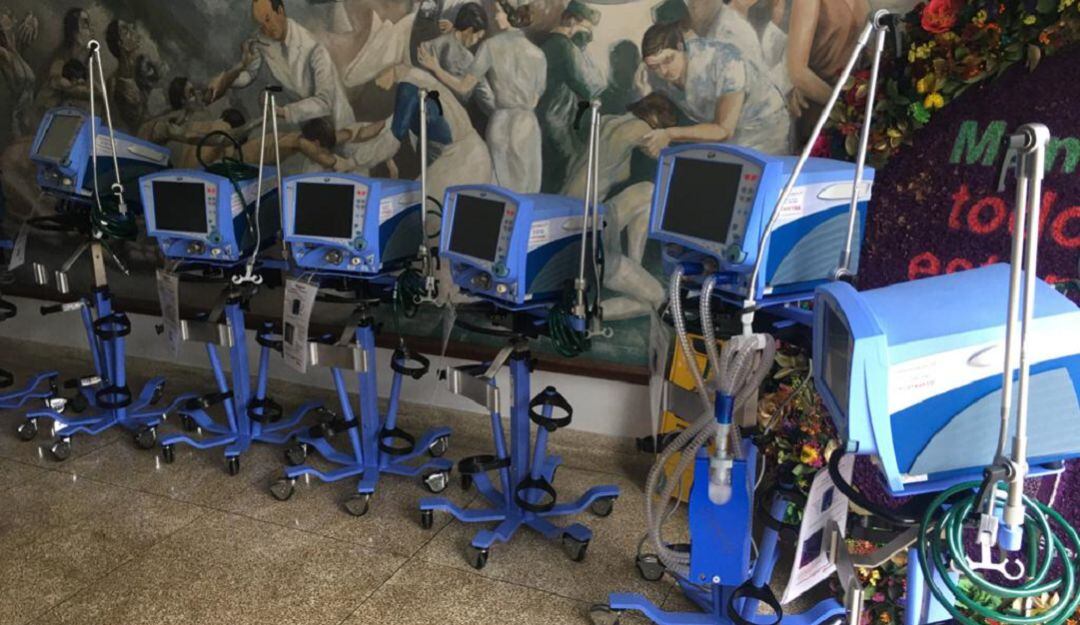 Entrega de ventiladores para atención de pacientes COVID