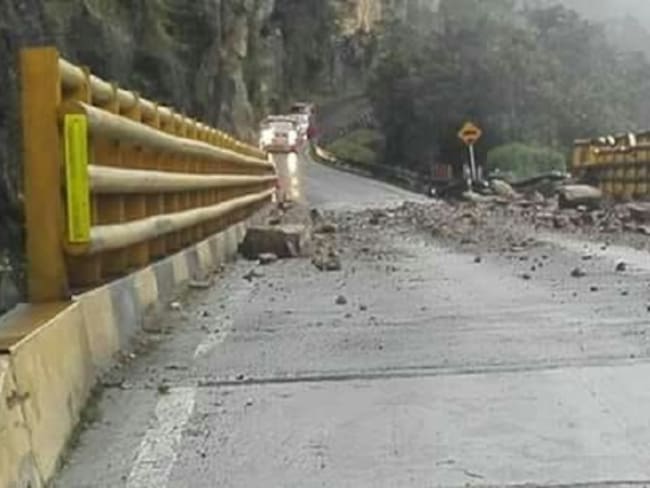 Vía Bogotá - Choachí permanece cerrada por tiempo indefinido