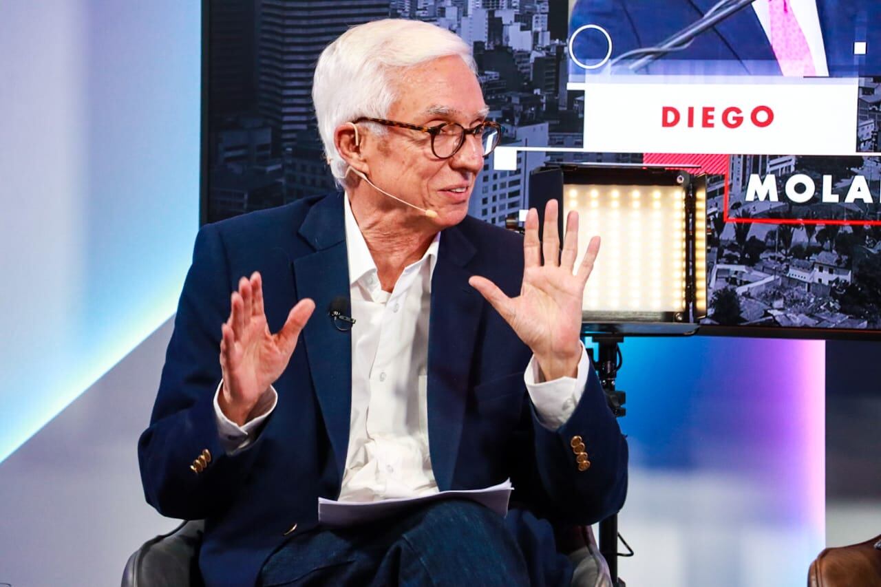 Jorge Enrique Robledo, candidato a la Alcaldía de Bogotá. Foto: Caracol Radio.
