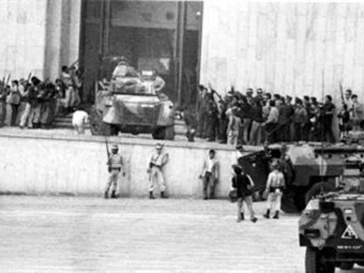 Un sector militar me vetó para asumir el caso del holocausto: abogado Ibáñez