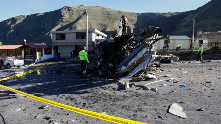Cancillería activa líneas de atención por accidente de bus en Ecuador. Foto: Agencia EFE