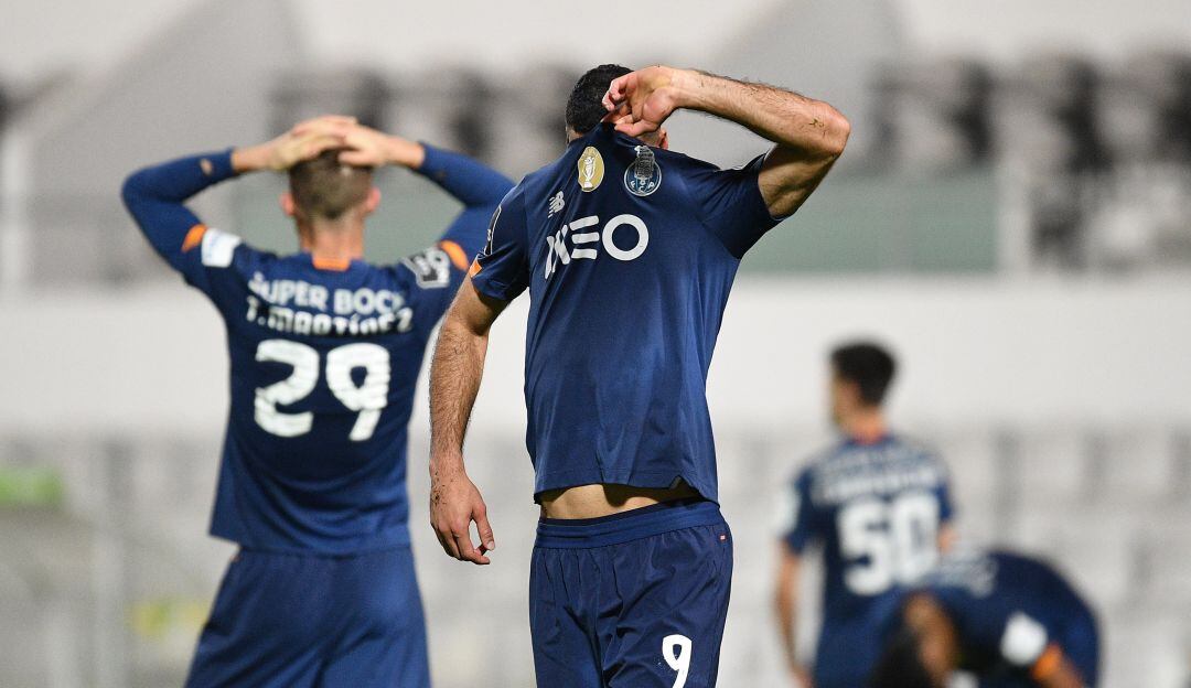 Porto empata y cede terreno en la lucha por el título