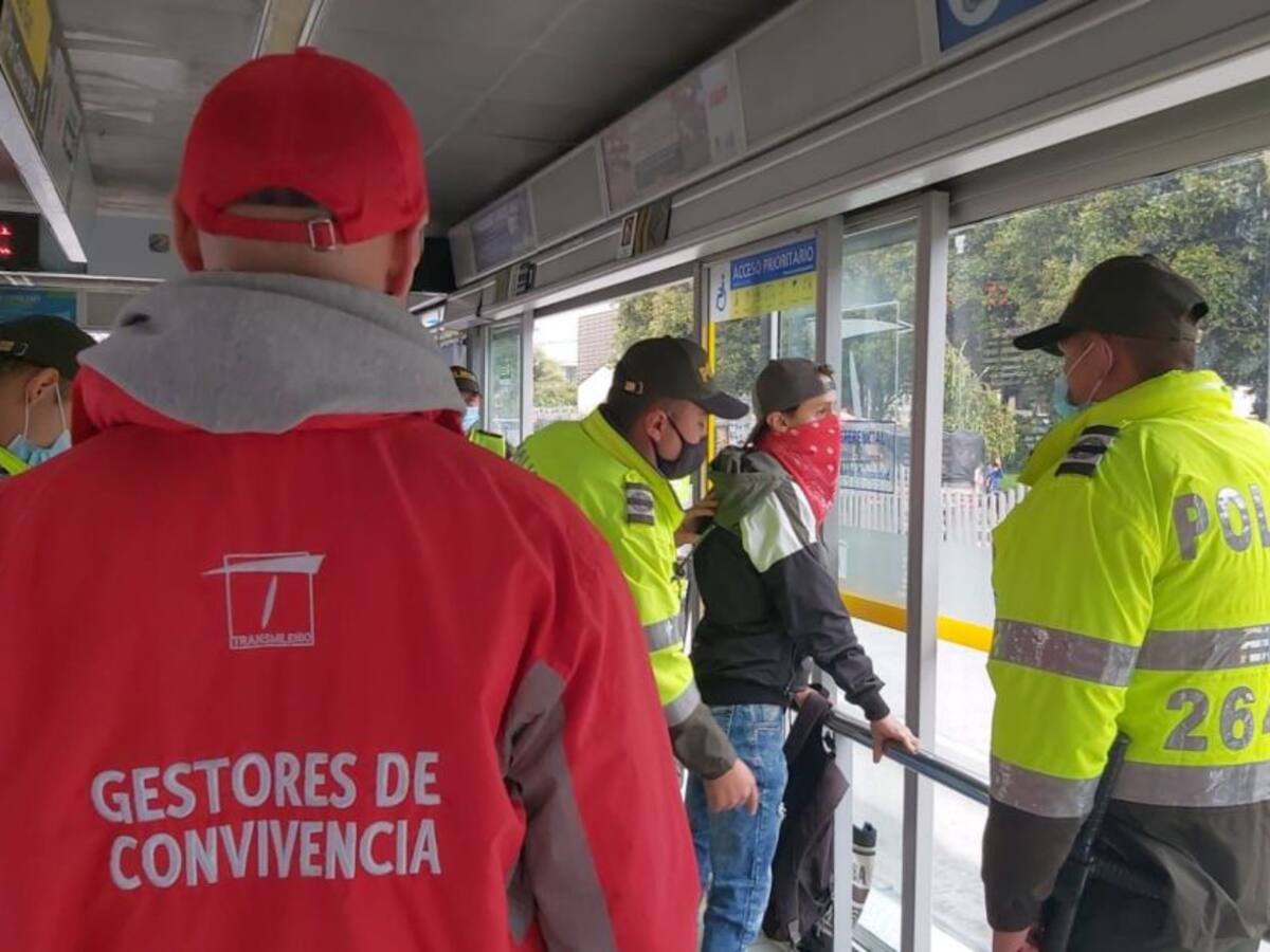 Abren indagación preliminar a Transmilenio por falta de atención al usuario