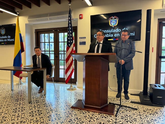 El problema está lejos de arreglarse: Edgar Adolfo Monroy sobre situación en Consulado de Miami