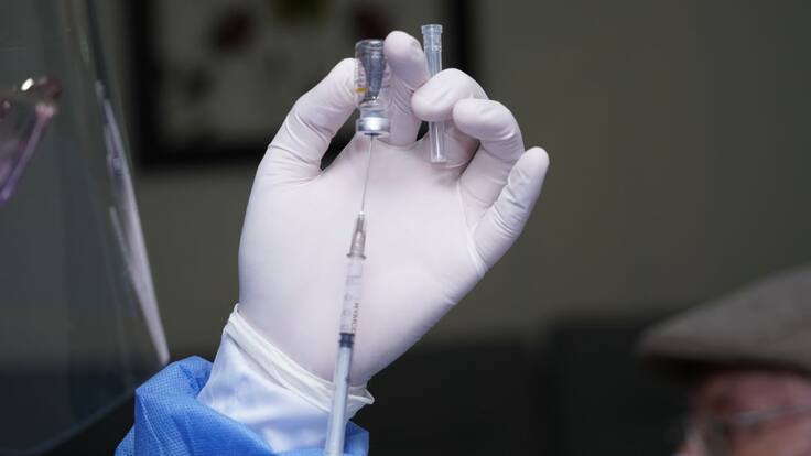 “Luego de la segunda dosis, jefe de enfermeras me dijo que no dijera nada"