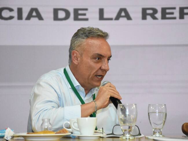 Se deben parar acuerdos con grupos armados si no dan resultados: presidente de FND
