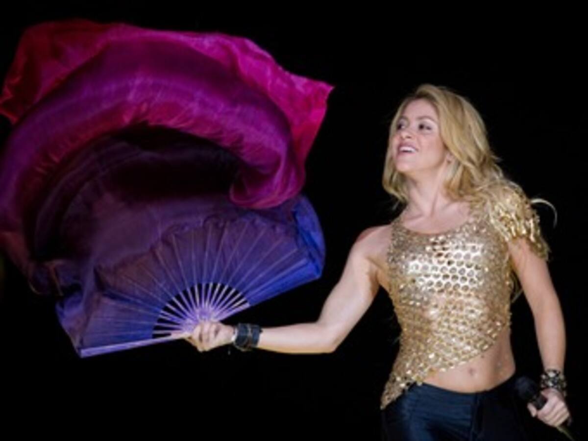 Shakira “rabiosa” negó haber dado un regalo al presidente Chávez