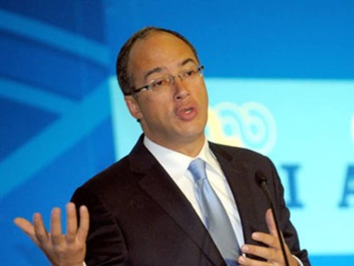 Gobierno anuncia déficit del 4.1% en el presupuesto para 2011