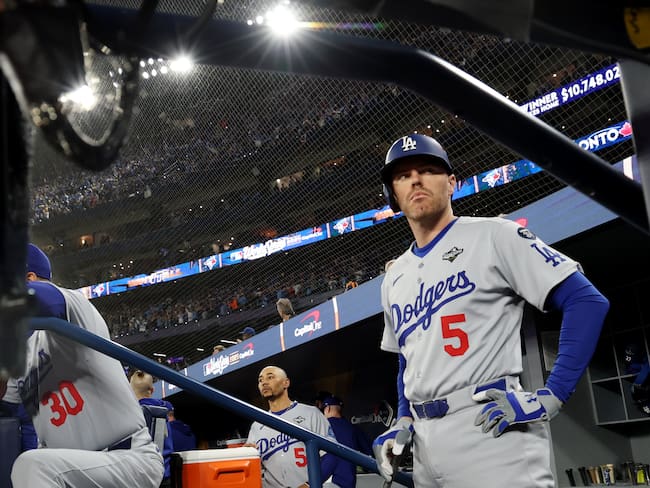 Toronto, Ontario, Friday, October 31, 2025 - Los Angeles Dodgers first Los Dodgers logran el milagro en Toronto y fuerzan el séptimo partido en definición de Serie Mundial. (Robert Gauthier/Los Angeles Times via Getty Images)
