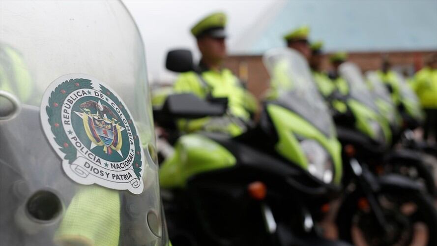 La inspectora intentó evitar el arresto de su hijo. Foto: Colprensa