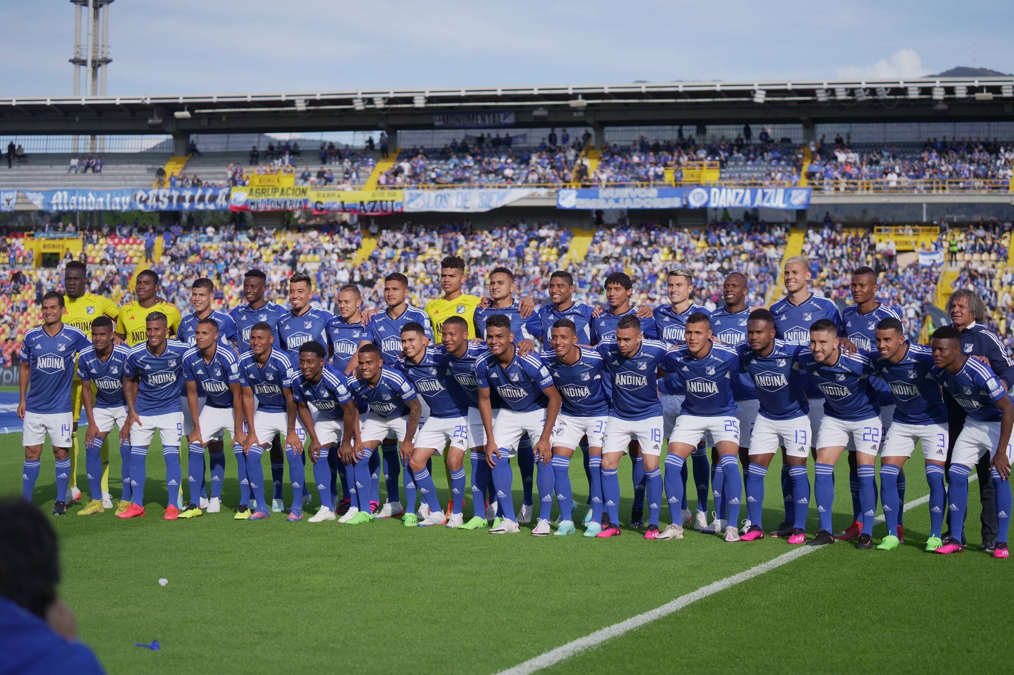 Millonarios presentó su nómina 2023 en la Noche Embajadora / @MillosFCoficial