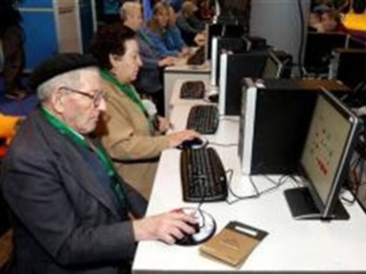 80 personas mayores serán 'bautizadas' digitalmente