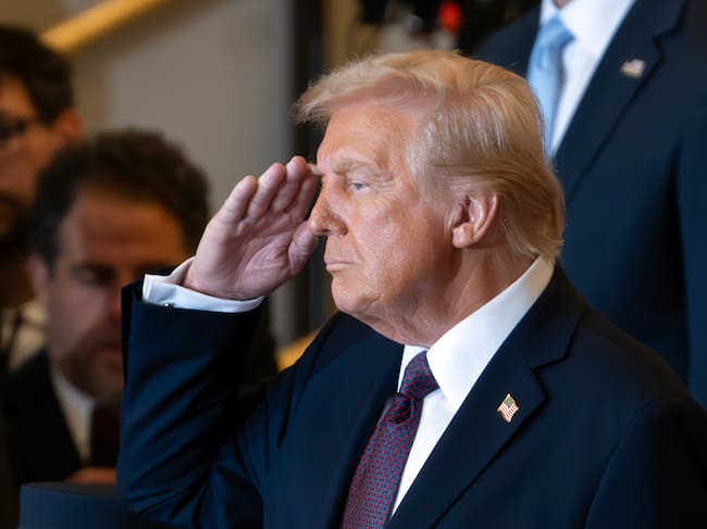 US President Donald Trump salutes as he participates in a Reviewing the Troops Ceremony as part of his Inaugural activities in Emancipation Hall in the United States Capitol in Washington, DC.
EFE/EPA/RON SACHS / POOL