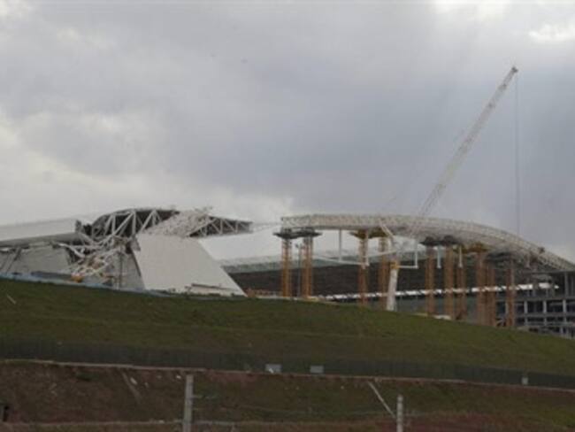 Los estadios de Brasil 2014 siguen a medio construir